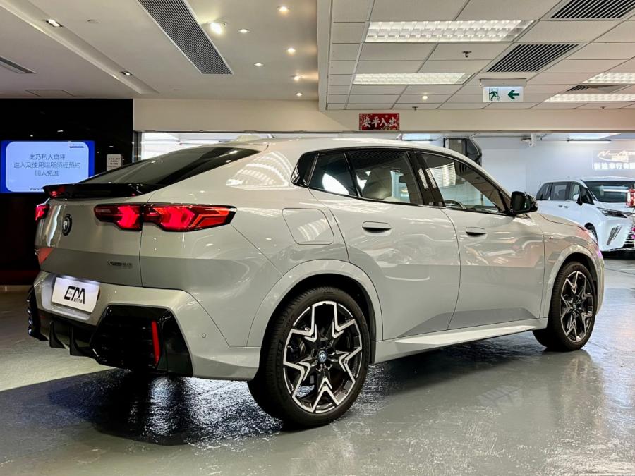 iX2 xDrive30 M Sport - Image 2